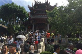 南普陀寺里人山人海