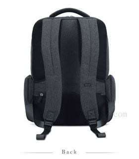 百搭经典大容量商务背包背面展示